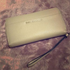 Wristlet wallet